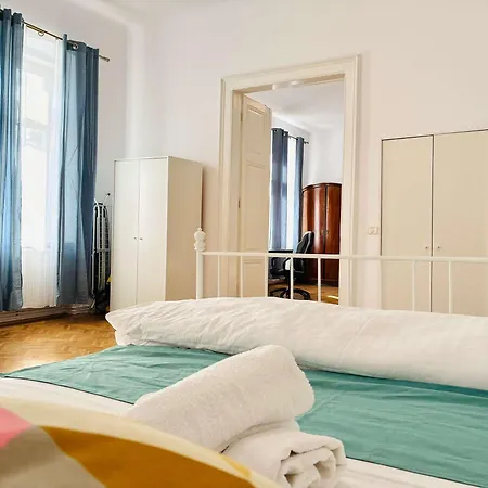 Διαμέρισμα Joy Unirii 2 *